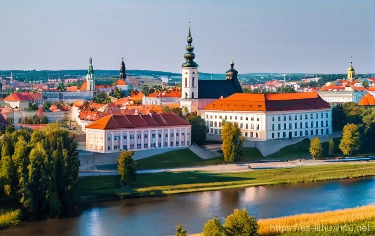리투아니아와 발트해 연안 국가 여행 루트 - Here are three detailed image generation prompts in English, keeping all the specified safety guidel...